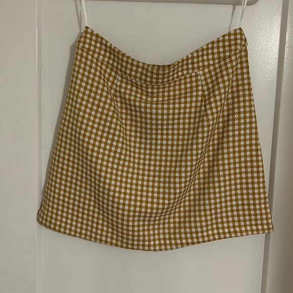 **TAGS ON Nasty Gal Mini Gingham Skirt - Picture 3 of 4